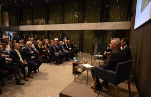 En el tradicional Remate del Primer Lote de Soja, el presidente de la Bolsa de Comercio de Rosario llamó a sostener una agenda estratégica de desarrollo articulada En el tradicional Remate del Primer Lote de Soja, el presidente de la Bolsa de Comercio de Rosario llamó a sostener una agenda estratégica de desarrollo articulada