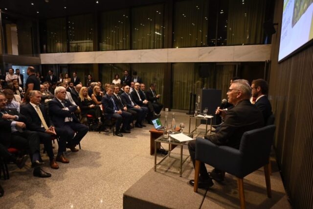 En el tradicional Remate del Primer Lote de Soja, el presidente de la Bolsa de Comercio de Rosario llamó a sostener una agenda estratégica de desarrollo articulada