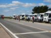 Bloqueo de transportistas paraliza exportaciones en puertos bonaerenses y enciende alarma en el agro Bloqueo de transportistas paraliza exportaciones en puertos bonaerenses y enciende alarma en el agro