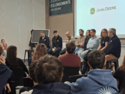 Del aula a la fábrica: una experiencia acerca a estudiantes secundarios al mundo de la ingeniería Del aula a la fábrica: una experiencia acerca a estudiantes secundarios al mundo de la ingeniería